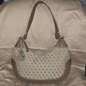 The Dooney & Bourke Signature Hobo Bag